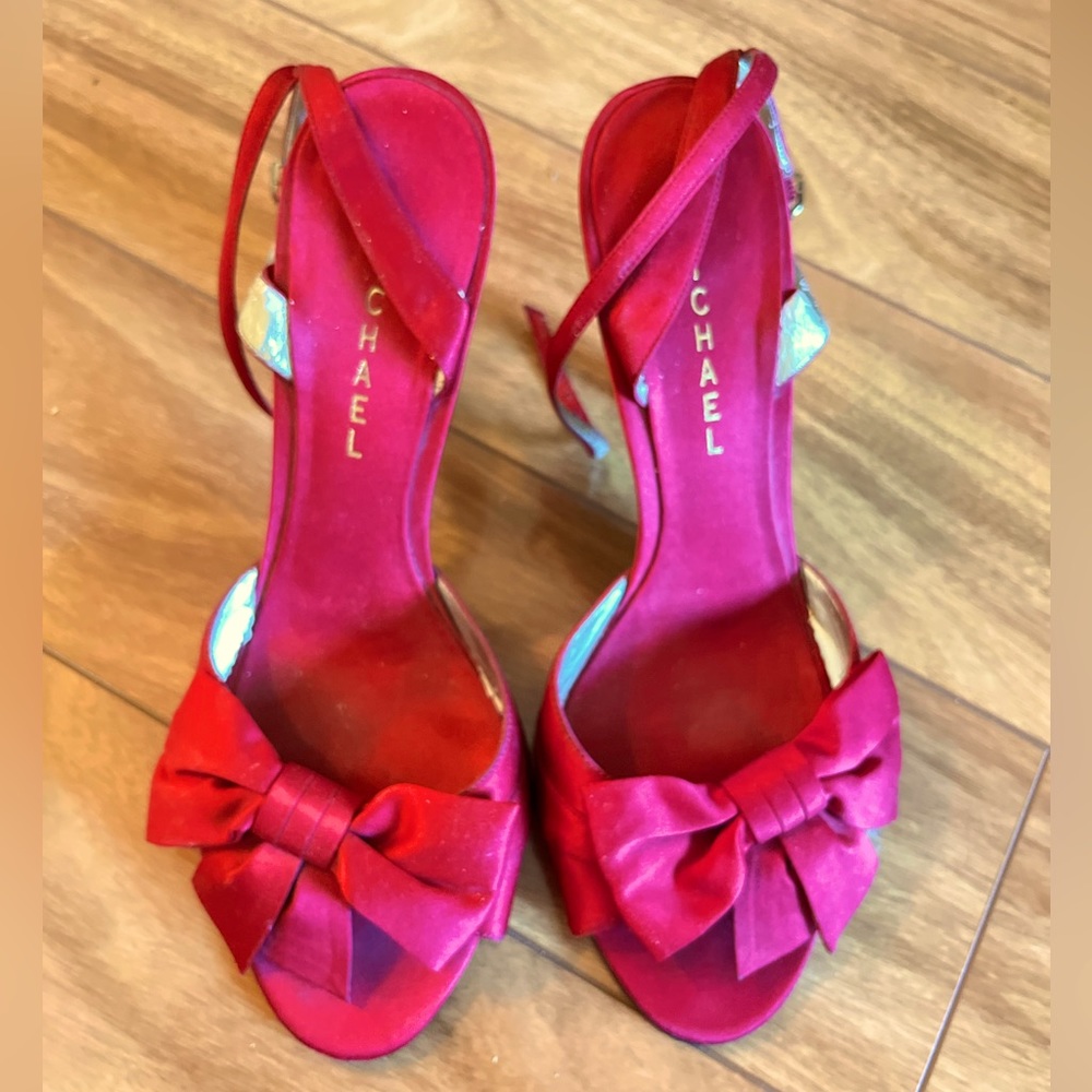 Red High Heels with Bow, MICHAEL